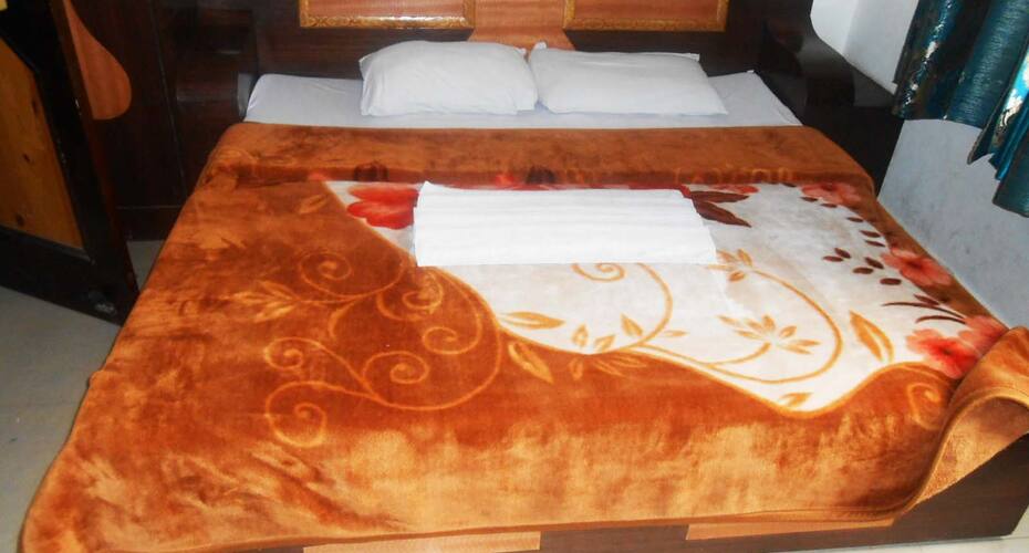 Hotel Amrit, Chintpurni 2
